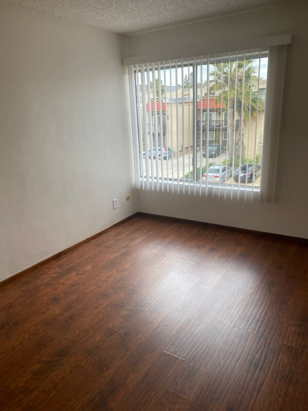 Building Photo - 6250 Holabird St