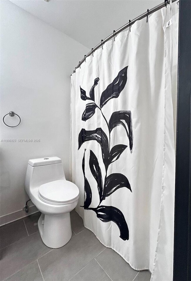 Building Photo - 444 NE 30th St