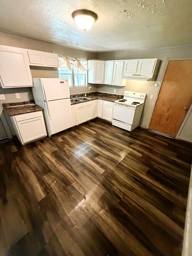 Building Photo - 514 MLK Duplex