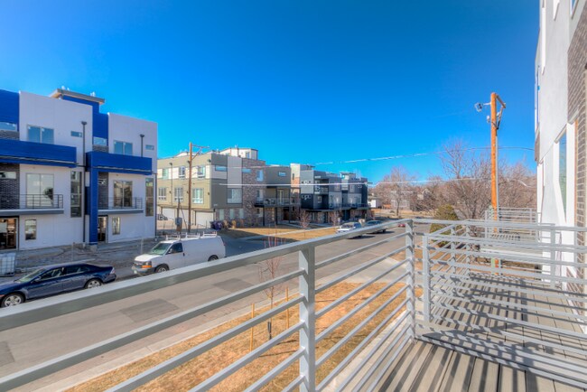 Building Photo - 1908 Hooker St