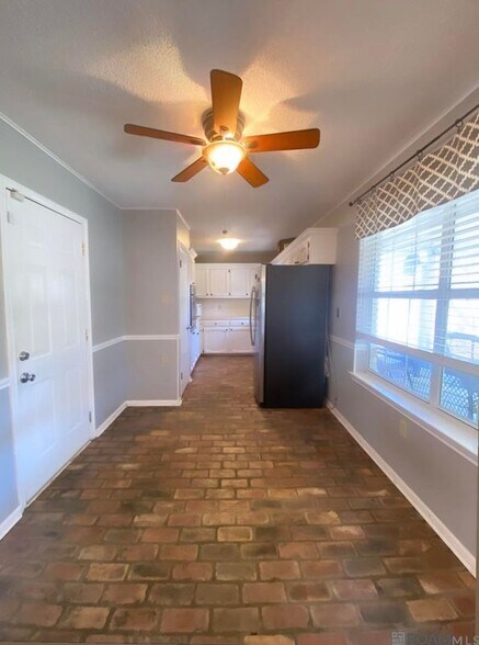 Building Photo - 1320 Briarrose Dr