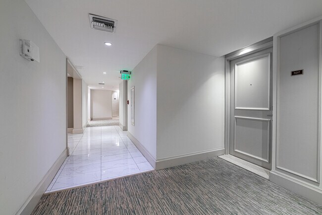 Building Photo - 3250 S Ocean Blvd