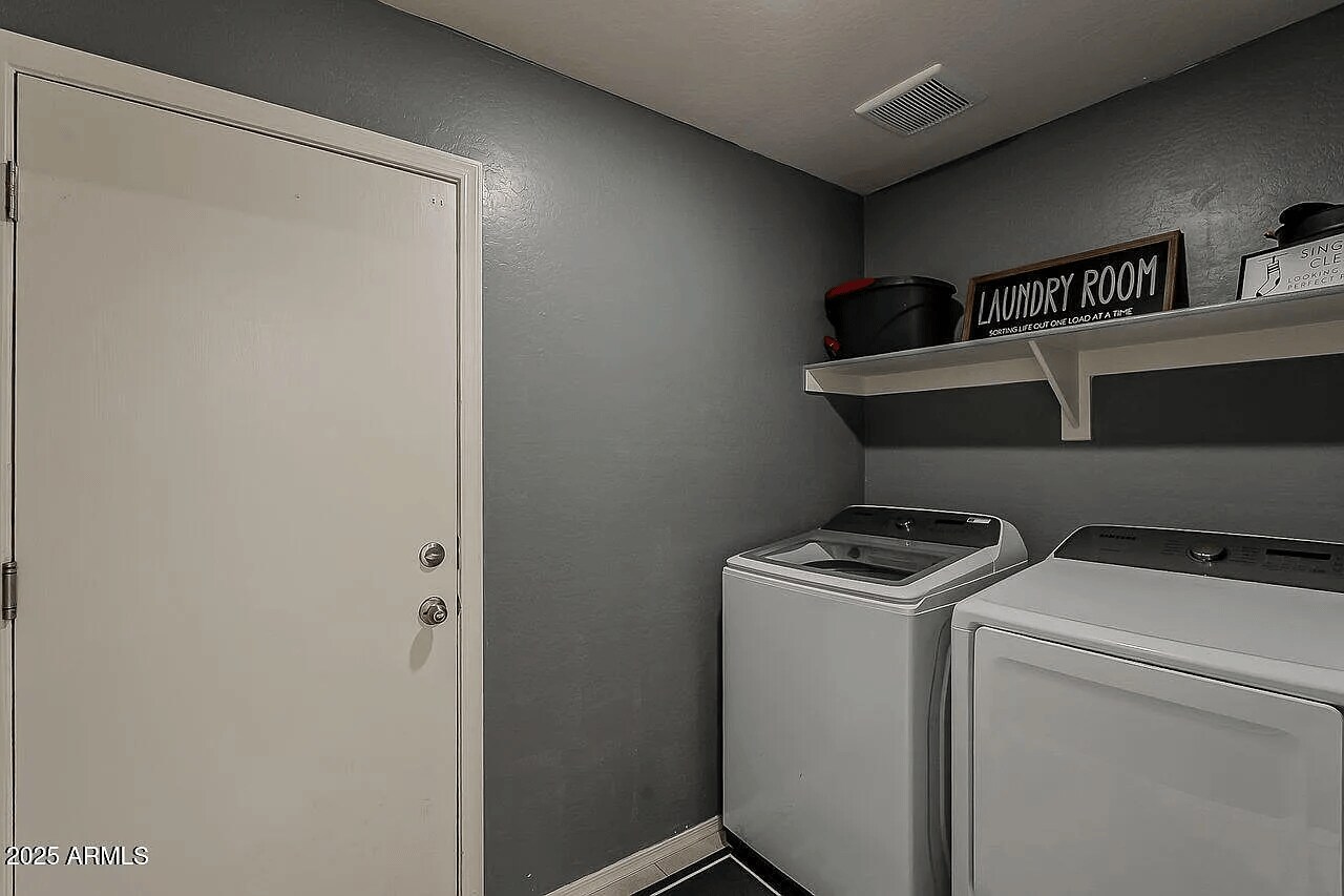 Building Photo - 8721 S 253rd Dr