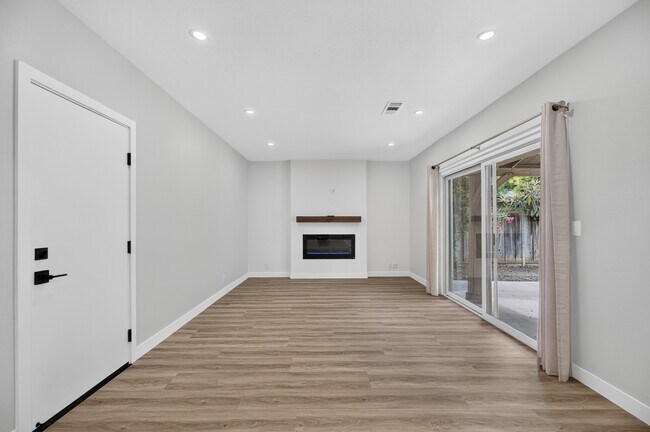 Building Photo - 4535 Lobos Ave