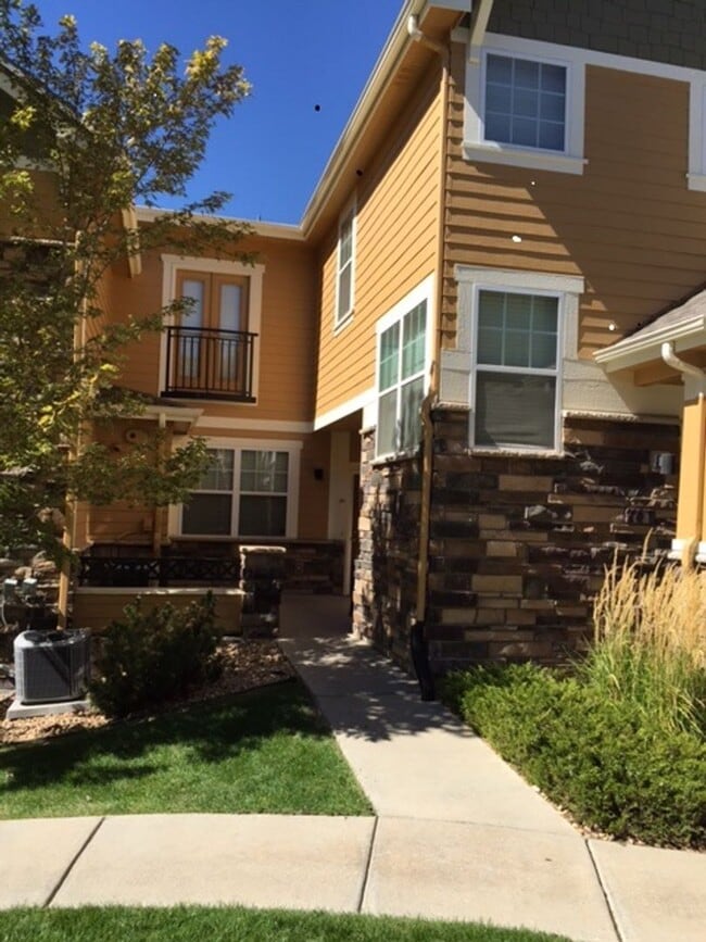 Building Photo - 2 bed/2.5 bath Townhome in Central Arvada ...