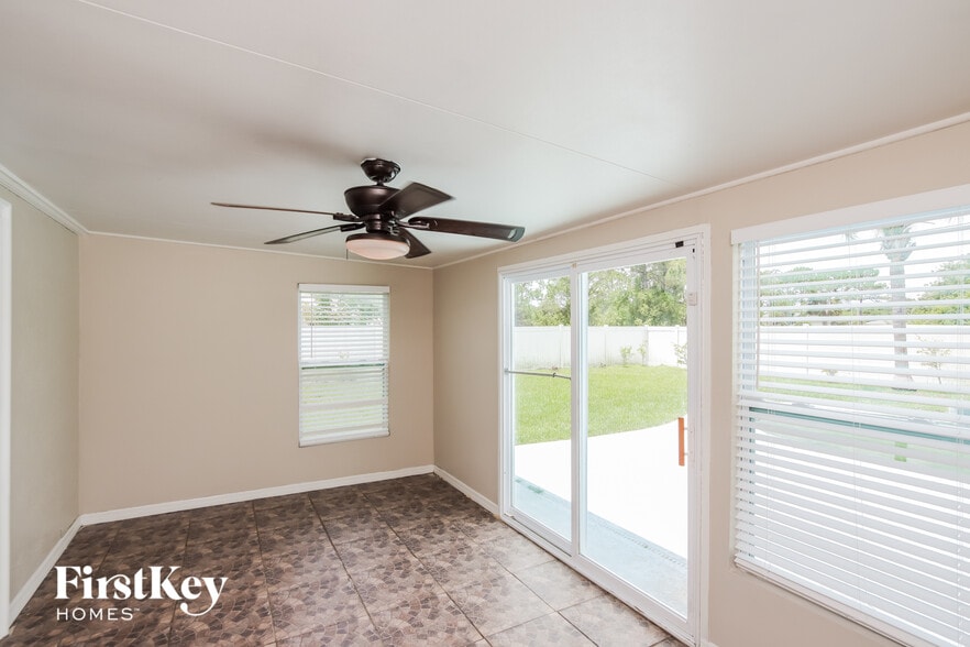 Building Photo - 1992 Tranter Ave SE