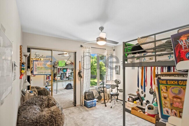 Building Photo - Unit