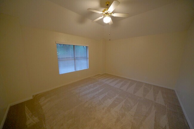 Building Photo - Beautiful Home in the desirable Shavano Ga...