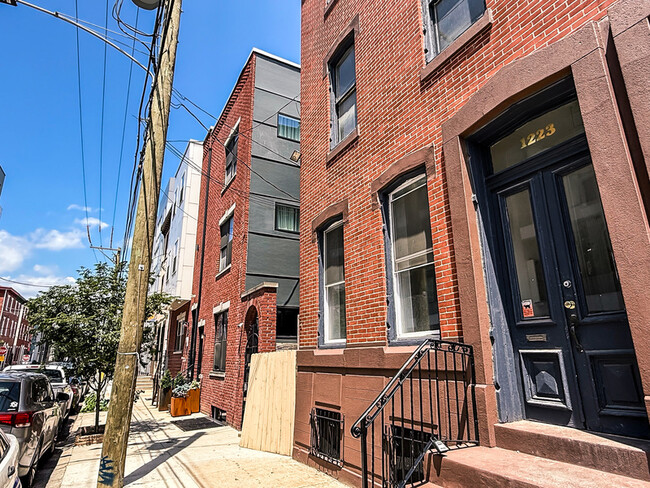Building Photo - 1223 N Franklin St