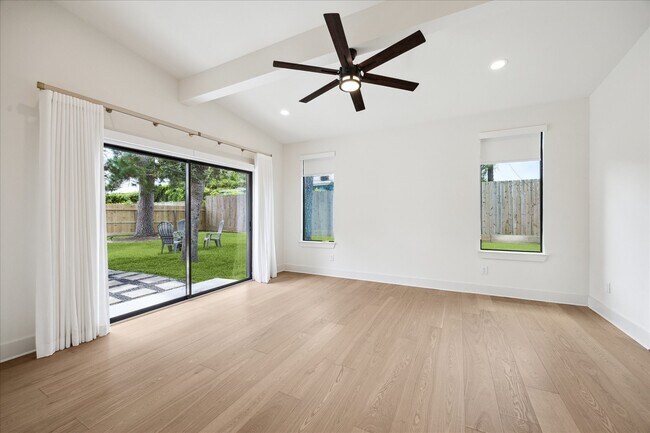 Building Photo - 10159 Brinwood Dr