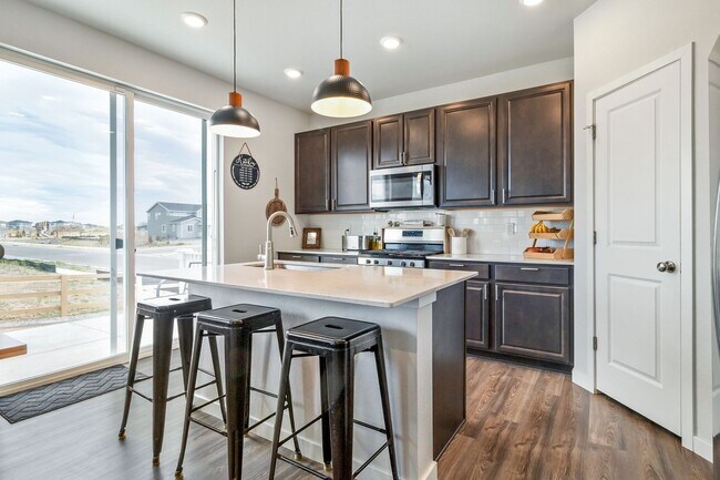 Building Photo - Better-Than-New Home in Prairie Song - 4-Bed, 3-Bath, 3-Car