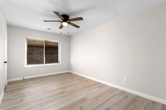 Building Photo - 1204 Gerona Blvd