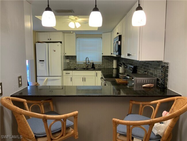 Building Photo - 5530 Rattlesnake Hammock Rd