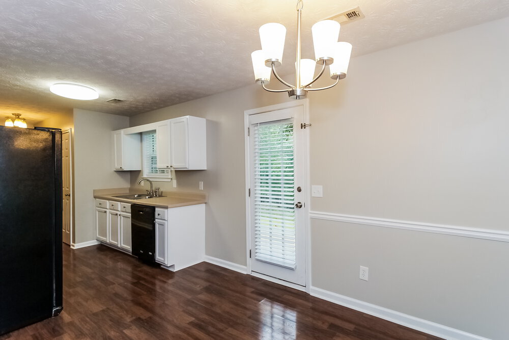 Building Photo - 3135 Sweetbriar Dr