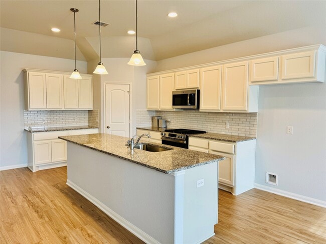 Building Photo - 13018 Laura Lake Dr