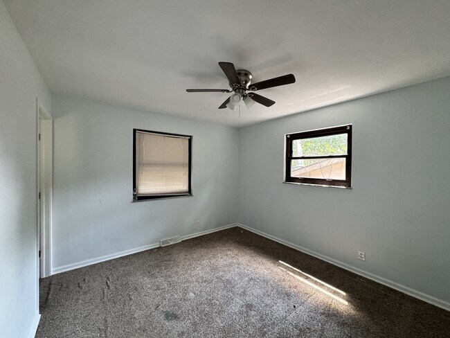 Building Photo - 716 Cranford Dr