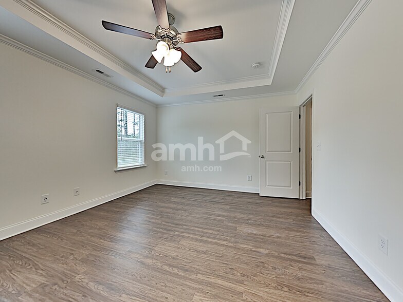 Building Photo - 147 Pullen Dr
