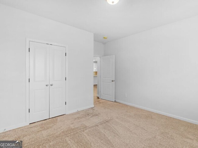 Building Photo - 223 Monarch Village Way