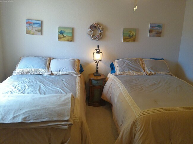 Building Photo - 1740 Quartz Ln
