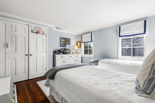 Building Photo - 15 Overlook Pl