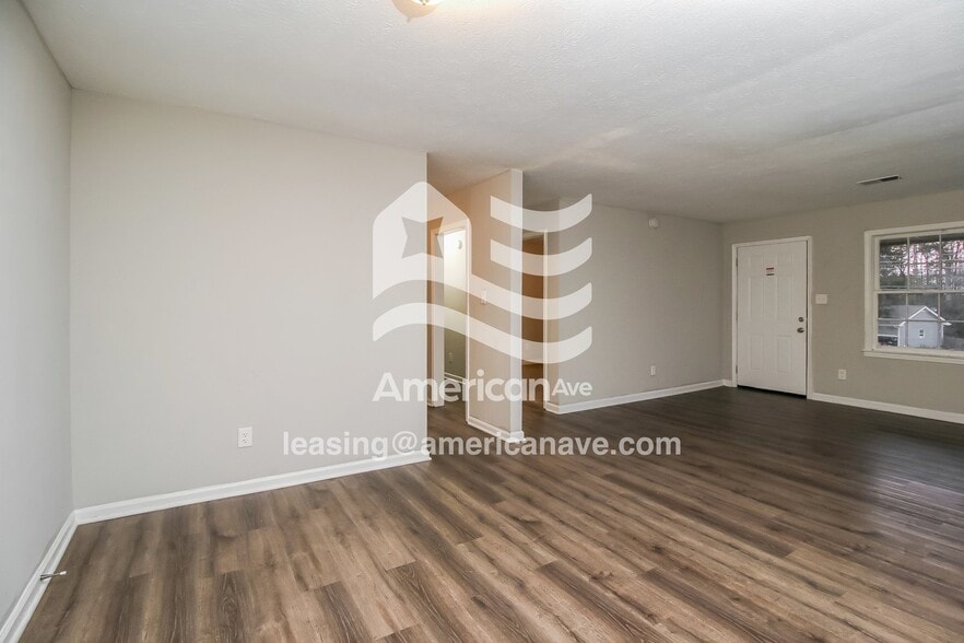 Building Photo - 10235 Waterford Rd NE