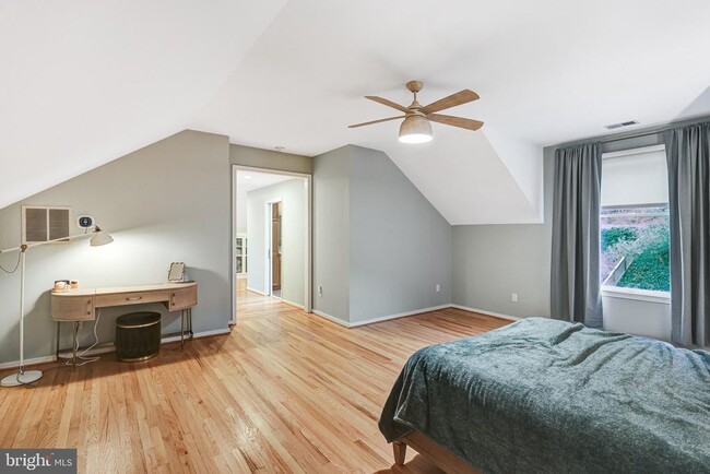 Building Photo - 1504 Wake Forest Dr