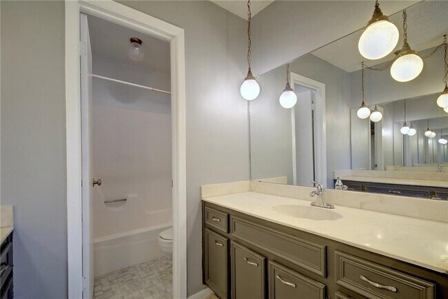 Building Photo - 3916 Stoney Hill
