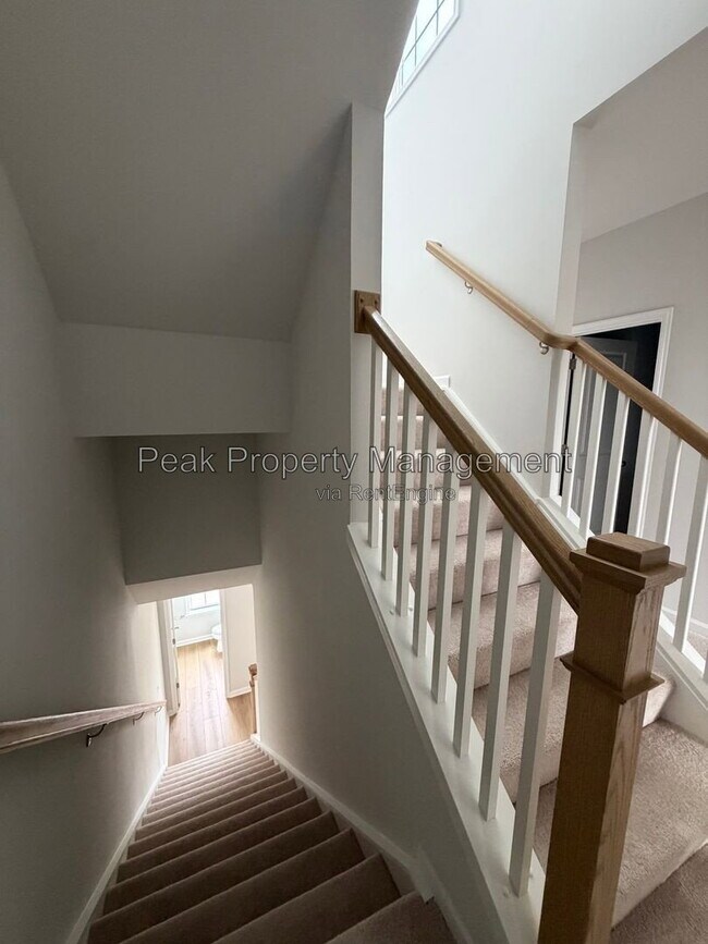 Building Photo - 227 Brattice Dr