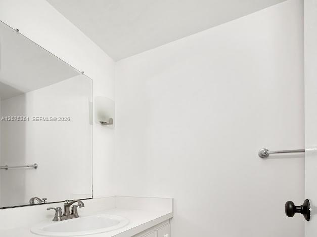 Building Photo - 7620 Carlyle Ave