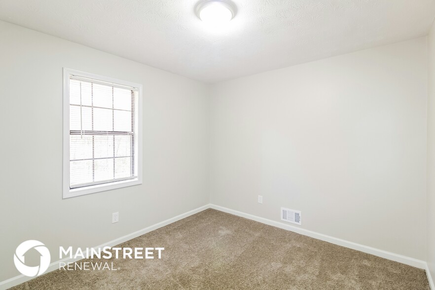 Building Photo - 2210 Davis Oaks Ct