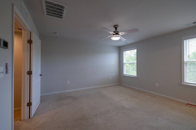 Building Photo - 516 Rivanna Hl Rd