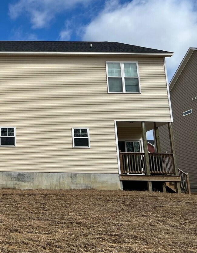 Building Photo - 210 Shallowbag Bay Ln