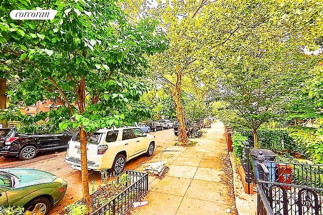 Building Photo - 81 4th Pl