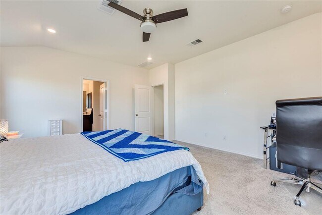 Building Photo - 17404 Crazy Arm Rd