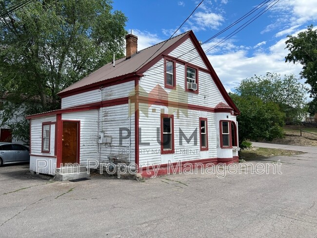 Building Photo - Lease Pending | 807 Bulwer Street