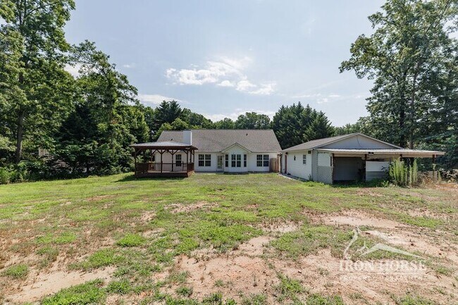 Building Photo - 501 Spratlin Dr