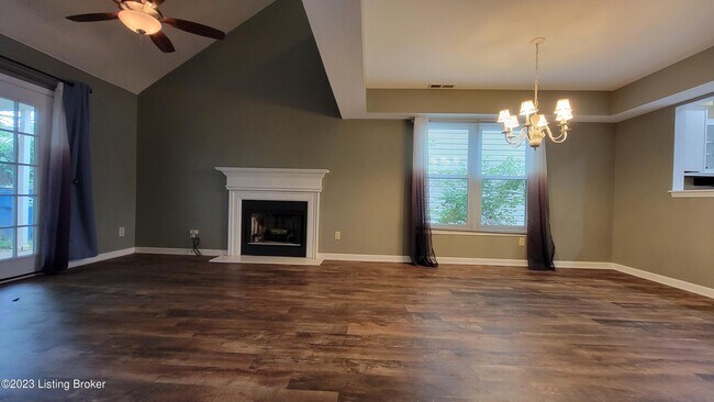 Building Photo - 10520 Bay Pointe Ct