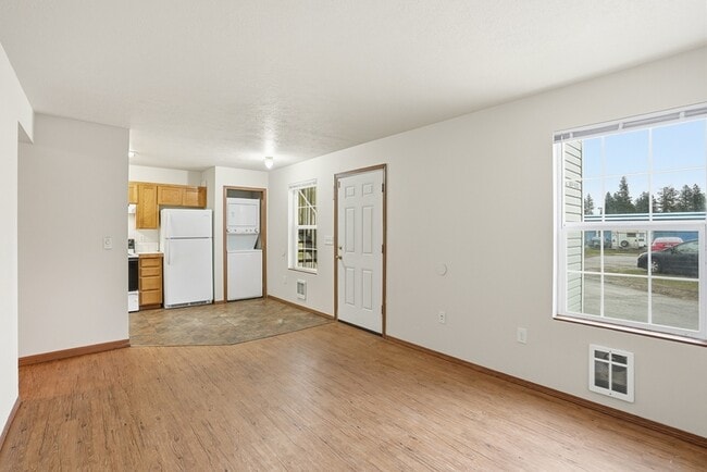 Building Photo - 13221 E 31st Ct