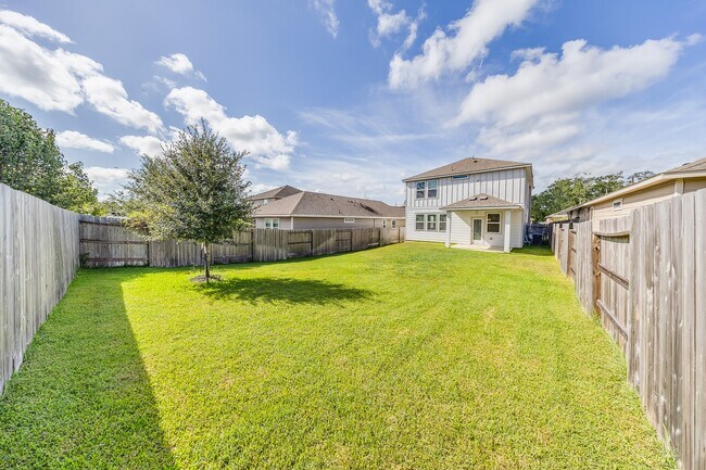 Building Photo - 18560 Meadow Point Ln