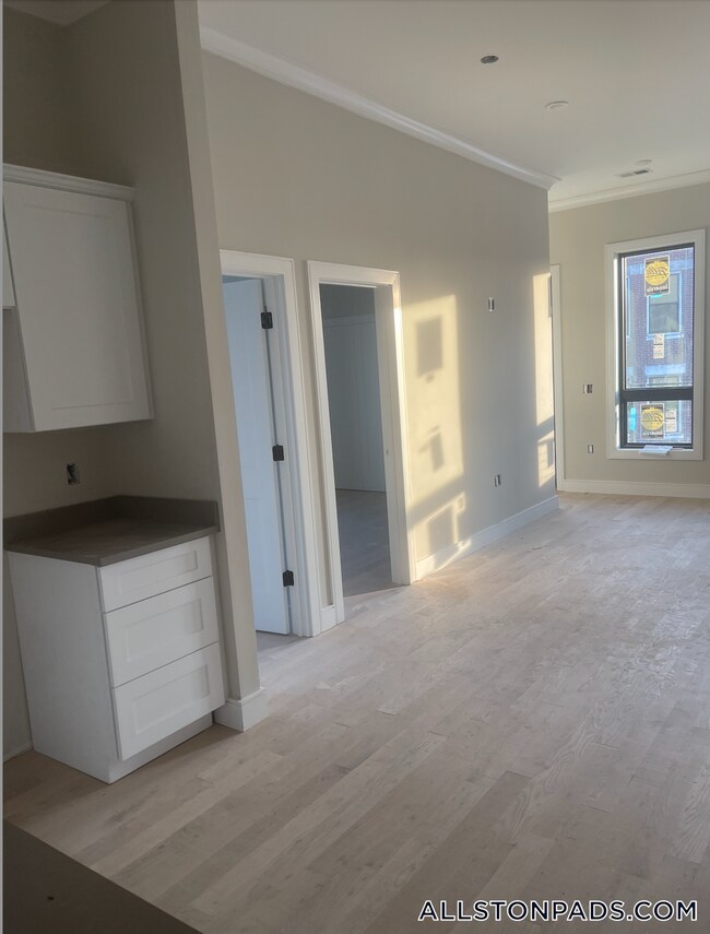 Building Photo - 16-18 HighGate St.