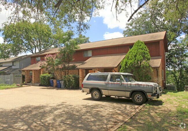 Building Photo - North Hills Condominiums