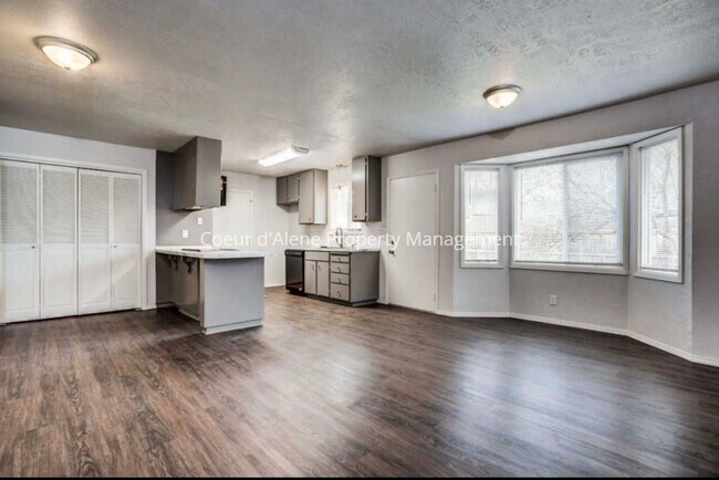 Building Photo - 2 bed, 2 bath duplex in Hayden