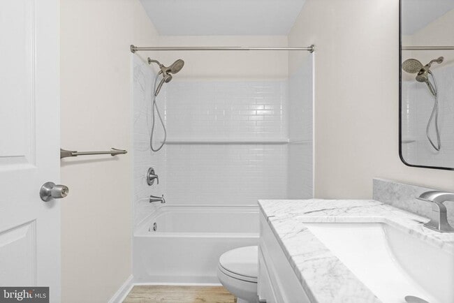 Building Photo - 408 Stockton Ct