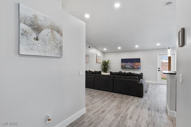 Building Photo - 5339 Estornino Ave