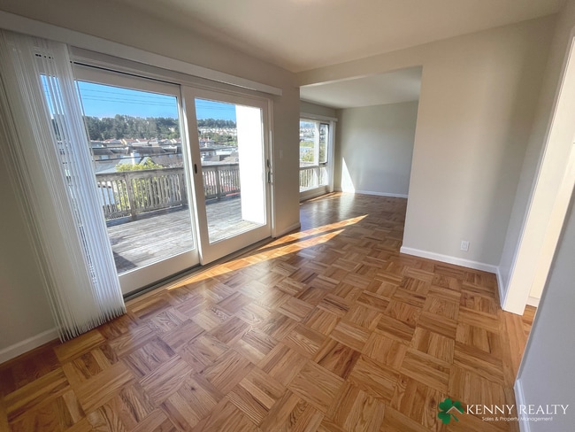 Building Photo - Remodeled Three Bedroom Plus Bonus Room House in Daly City