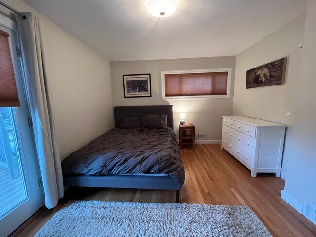 Building Photo - 2209 E Floyd Pl