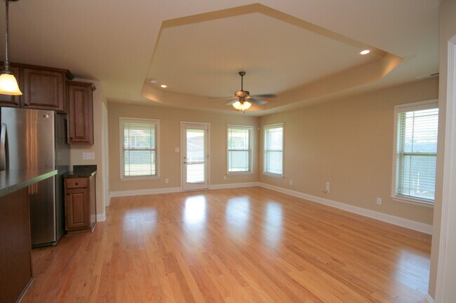 Building Photo - 239 Healey Dr