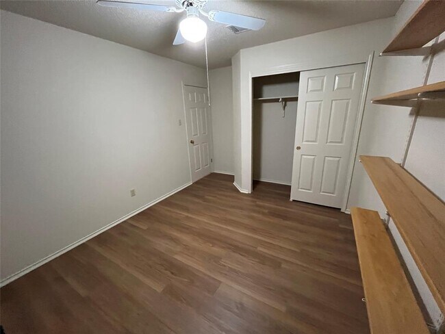 Building Photo - 862 Latteridge Dr