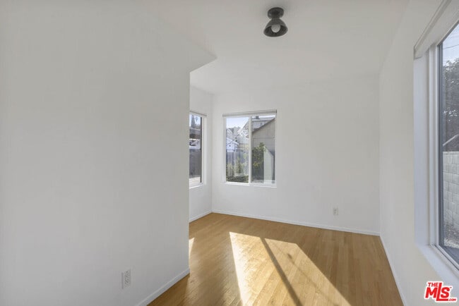 Building Photo - 5712 Buchanan St