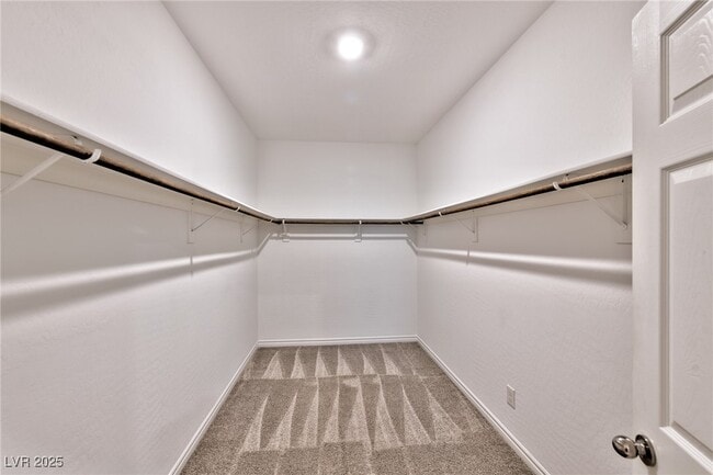 Building Photo - 988 Edel Hest Ave